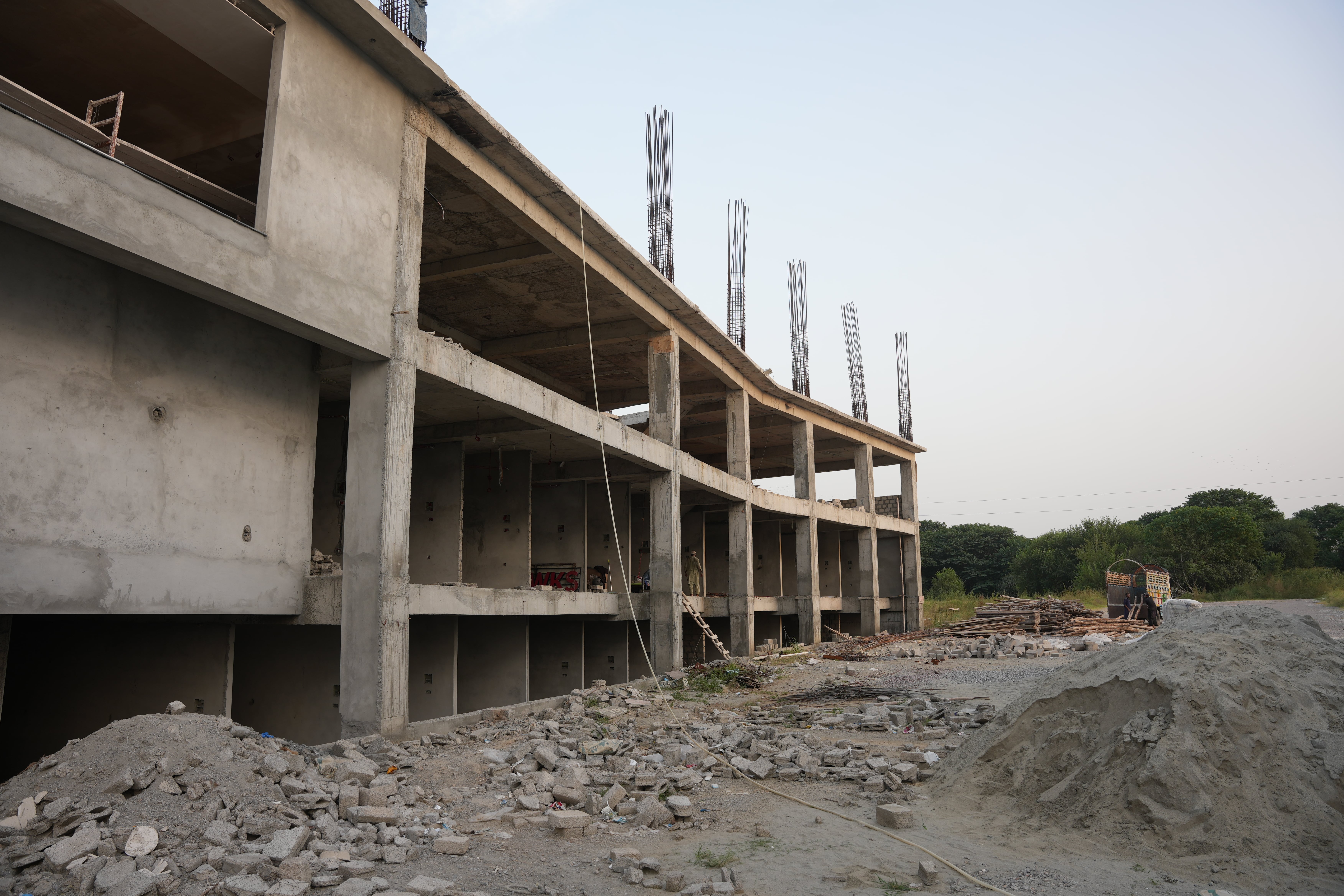 Venture 4 Residencia by SYDNEYHAWKS